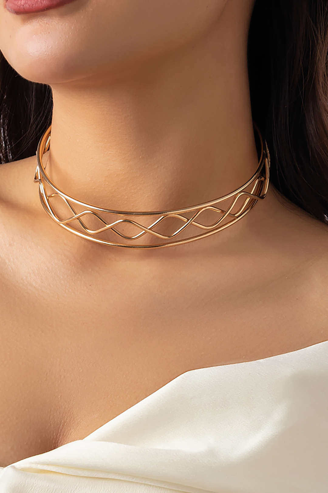 Metal Cut Out Cuff Choker